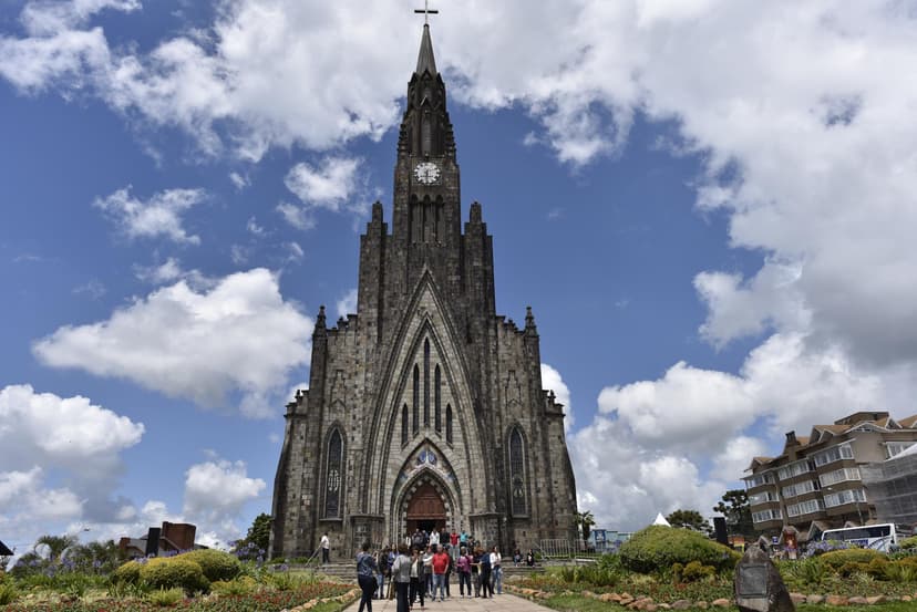 Catedral de Pedra (Nossa Senhora de Lourdes)