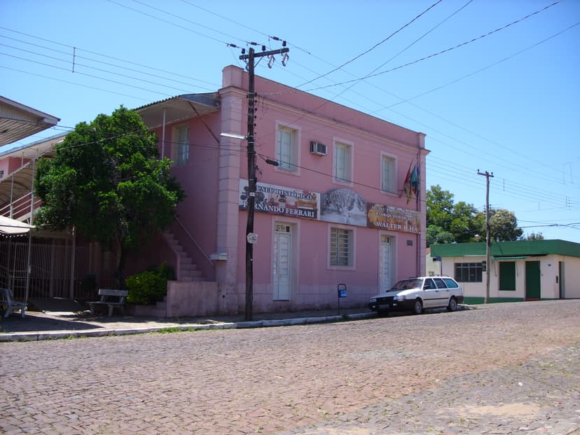 Museu Paleontológico e Arqueológico Walter Ilha