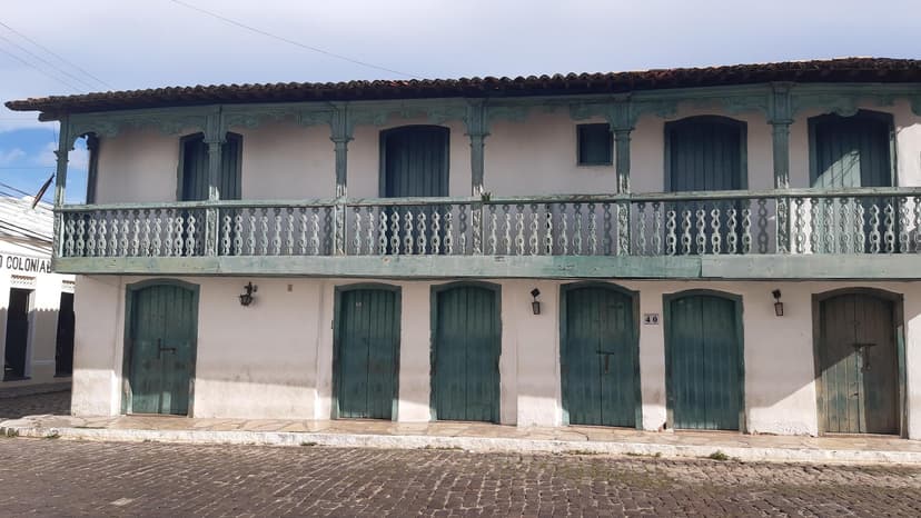 Sobrado de Balcão Corrido